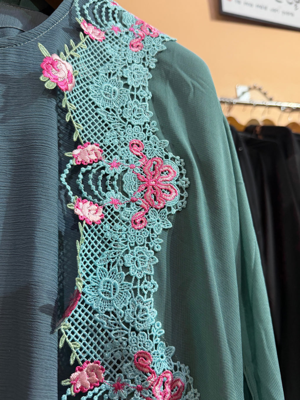 Dubai Lace Shrug Abaya