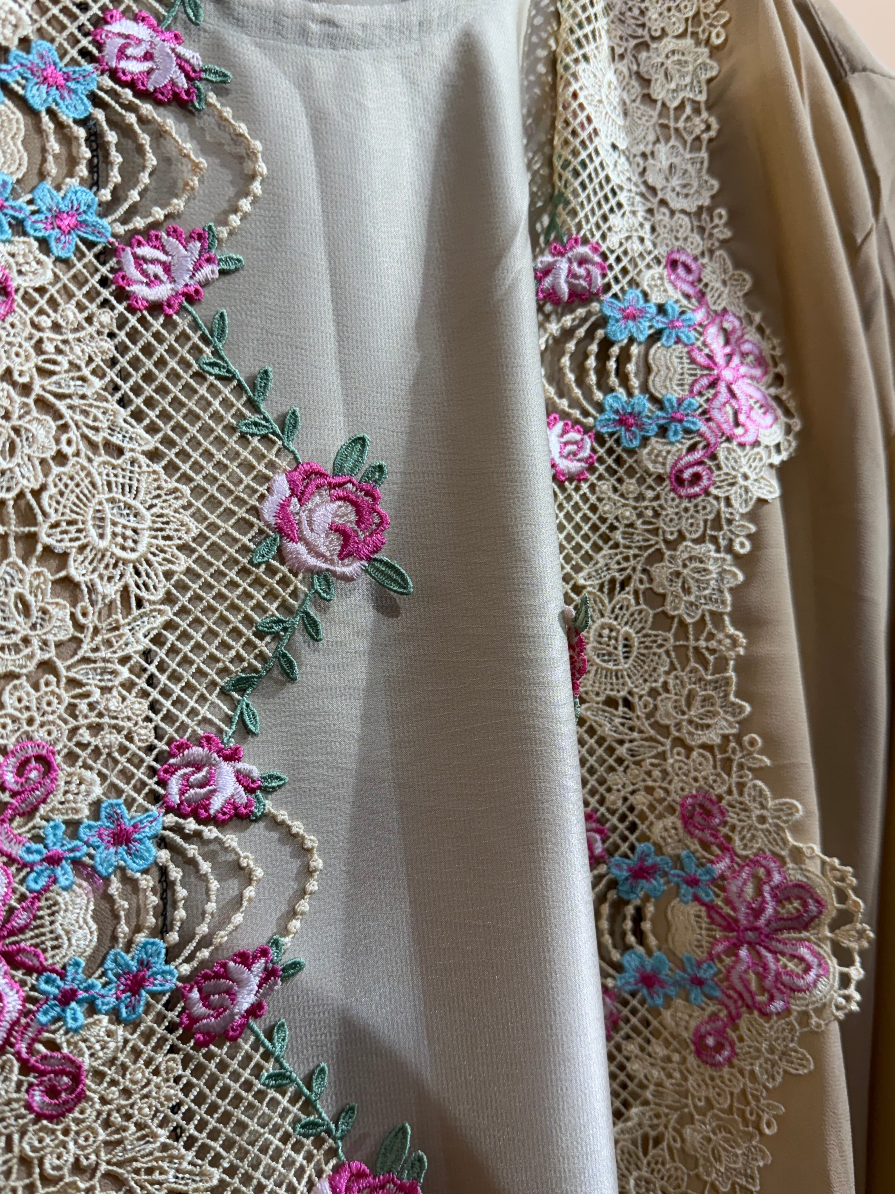 Dubai Lace Shrug Abaya